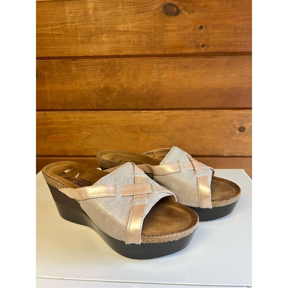 Naot Eva Wedge Sandal Platform Slide  Beige Patent Leather  Womens (40) US 9-9.5